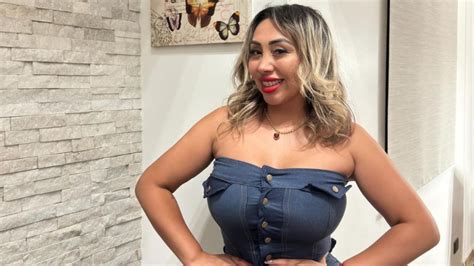 naya facil naked|Influencer Naya Fácil será formalizada por desnudo en iglesia el。